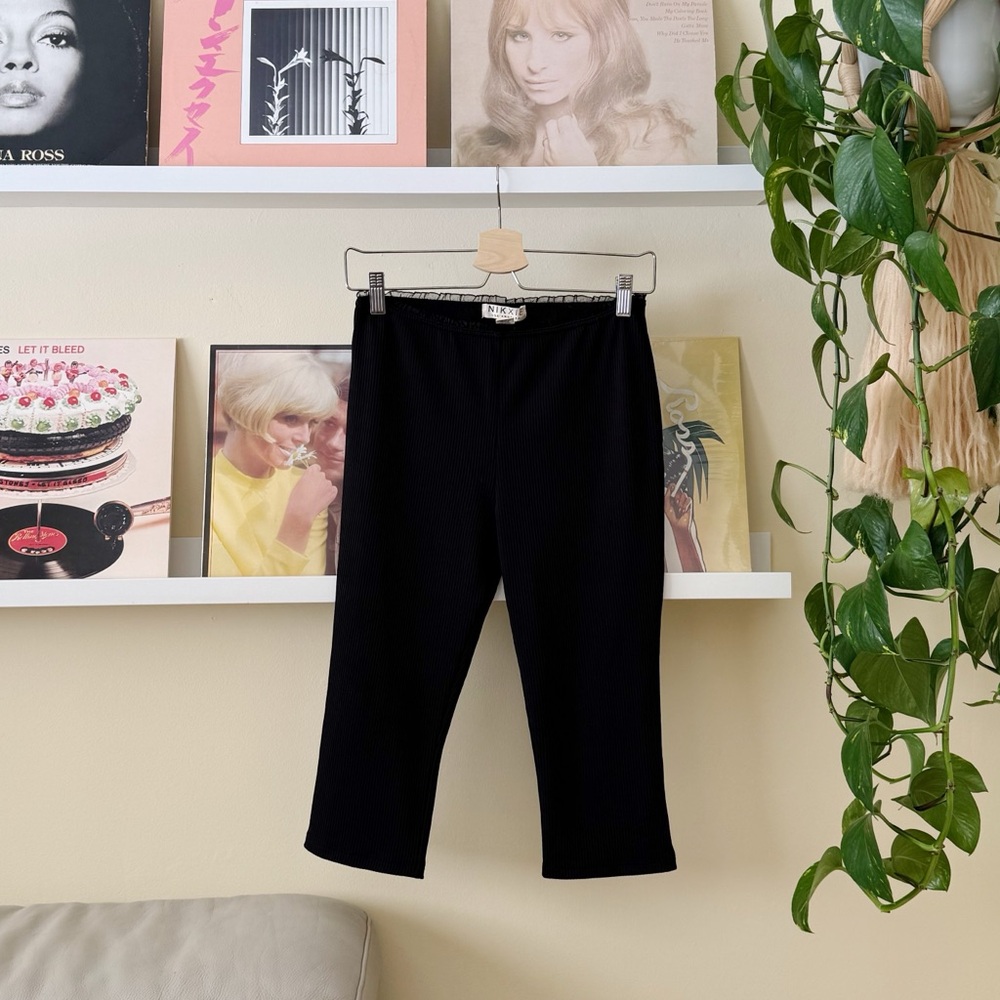 Black Ribbed Capris Leggings